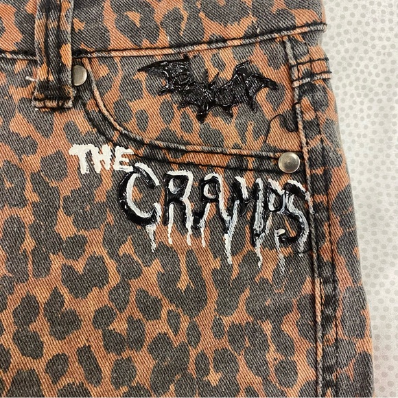 Tripp NYC Brown Leopard Print Jean Shorts DIY patches - Picture 2 of 6